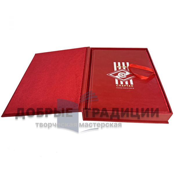 Spartak: Records, Events, Facts. The official collectible encyclopedia. Gift book bound in leather and a gift box